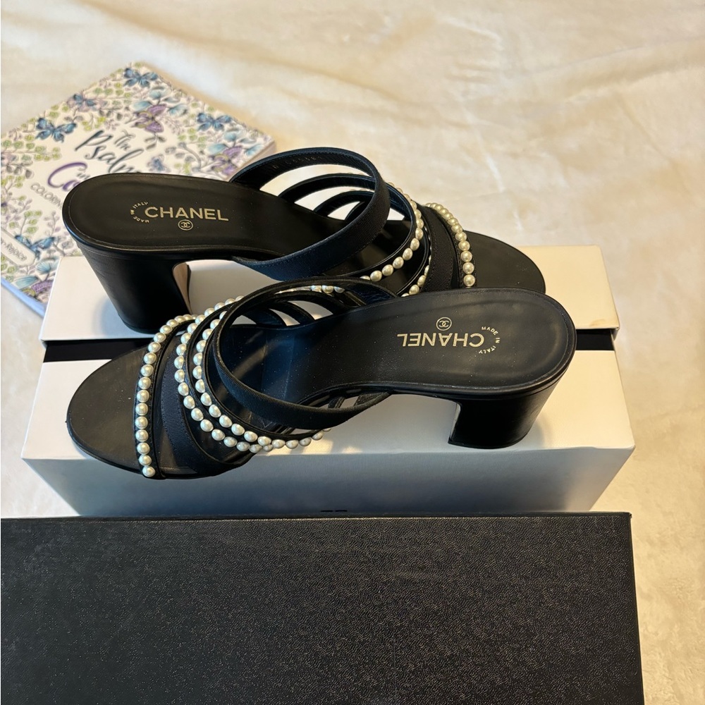 Chanel Mules in black, size 40.